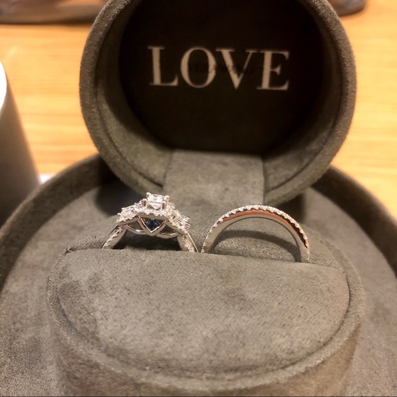 Vera Wang Jewelry - Vera Wang LOVE 2 Pc Bridal Set